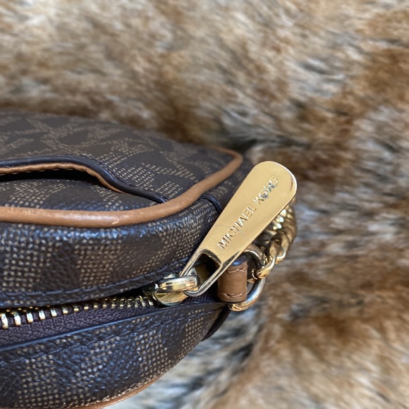Michael Kors Crossbody Purse - Picture 11 of 16